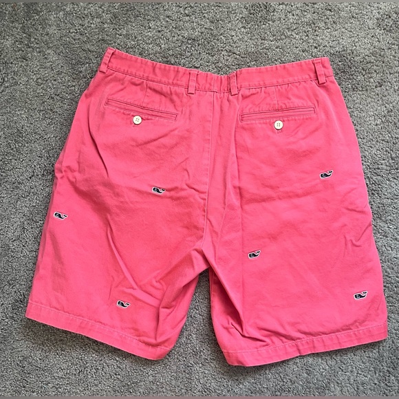 Men’s Vineyard Vines Breaker Chino Shorts with Embroidered Whales - Picture 3 of 3